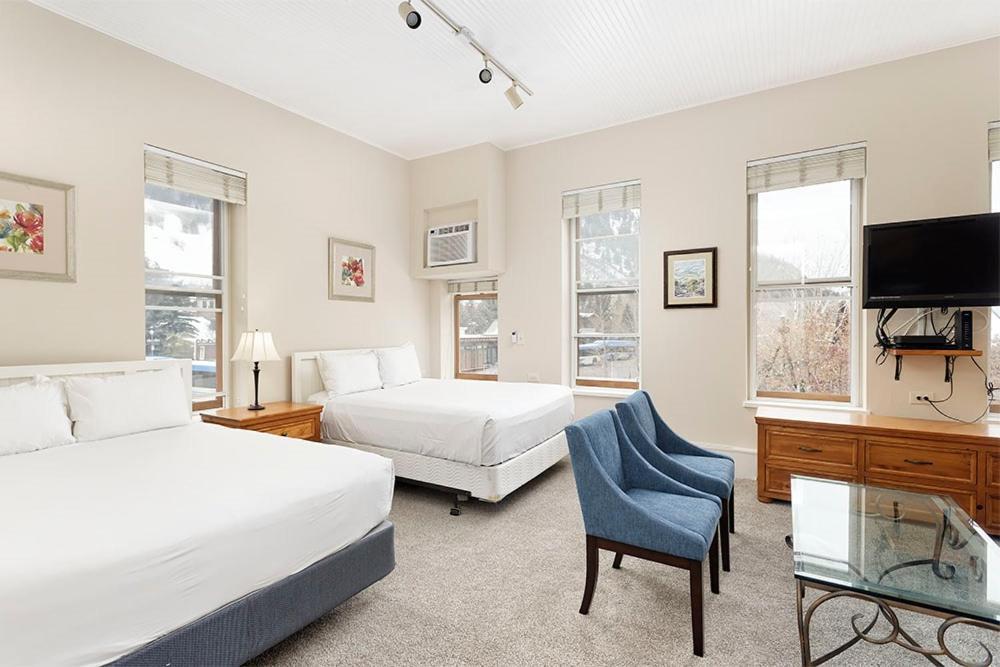 Independence Square 213, Spacious Hotel Room With 2 Queen Beds, Wet Bar, And Sitting Area أسبن المظهر الخارجي الصورة